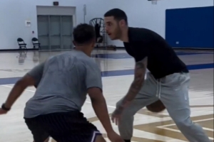 球哥埋头苦练！骑士新援朗佐-鲍尔夏日特训挥汗如雨